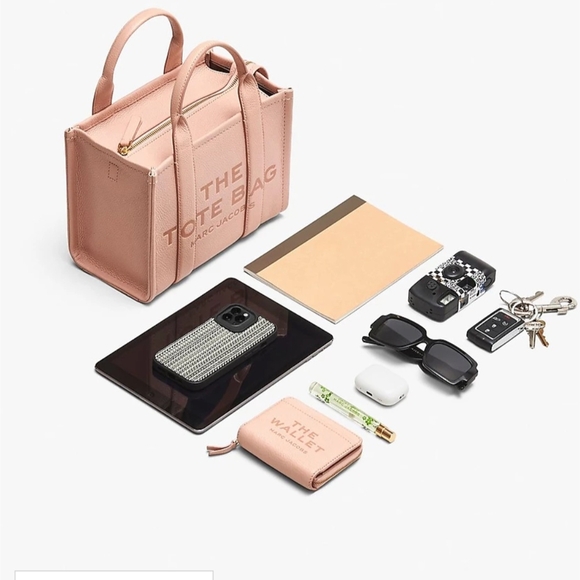 Marc Jacobs Black Tote Bag - Picture 5 of 12